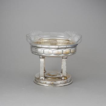 UPPSATSSKÅL, nysilver och glas. 1920-tal.