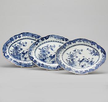 SERVERINGSFAT, 3 st, porslin, Qianlong, 1700-tal.