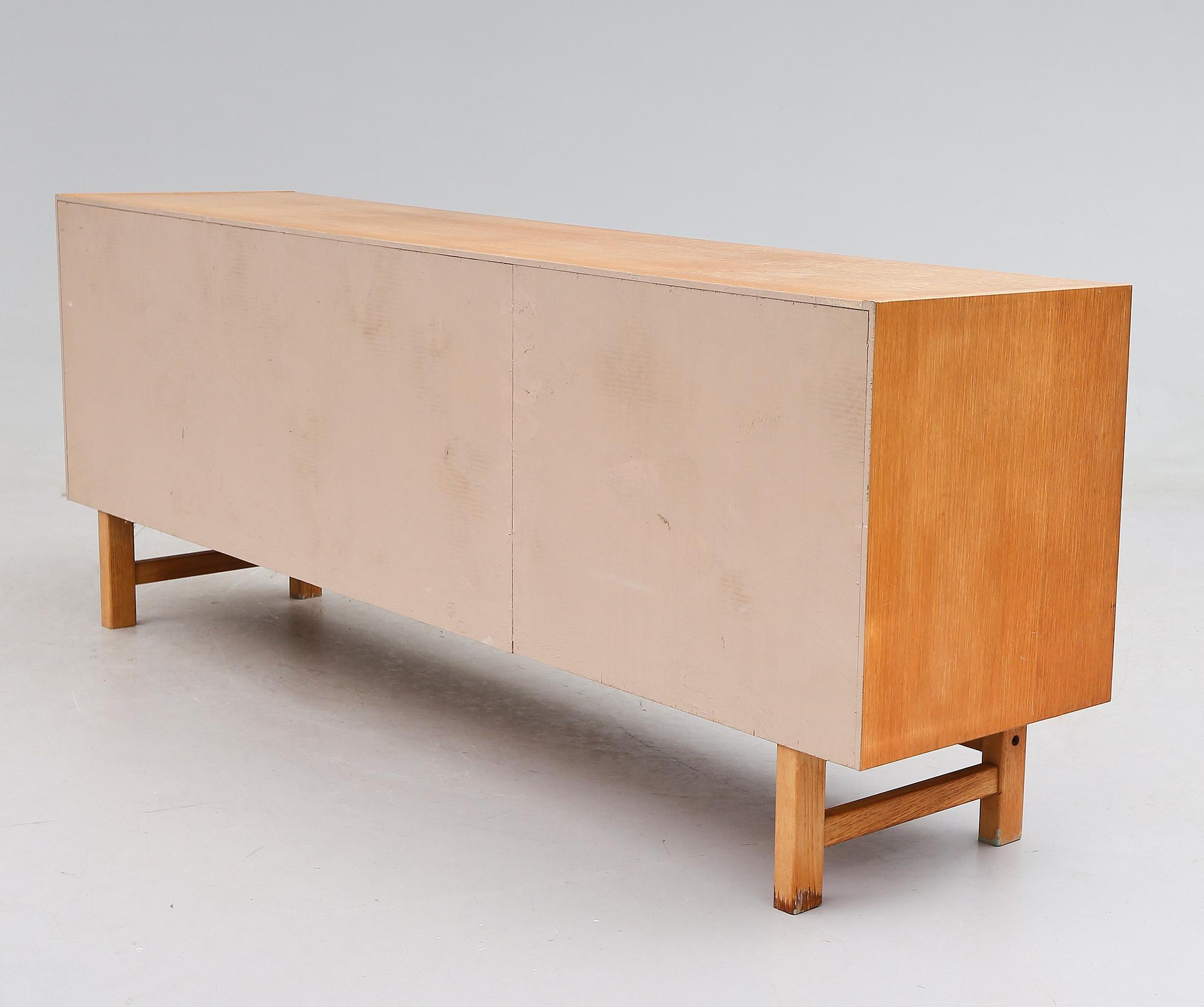 SIDEBOARD, "Arild", Nils Jonsson, Troeds, 1900-talets andra hälft.