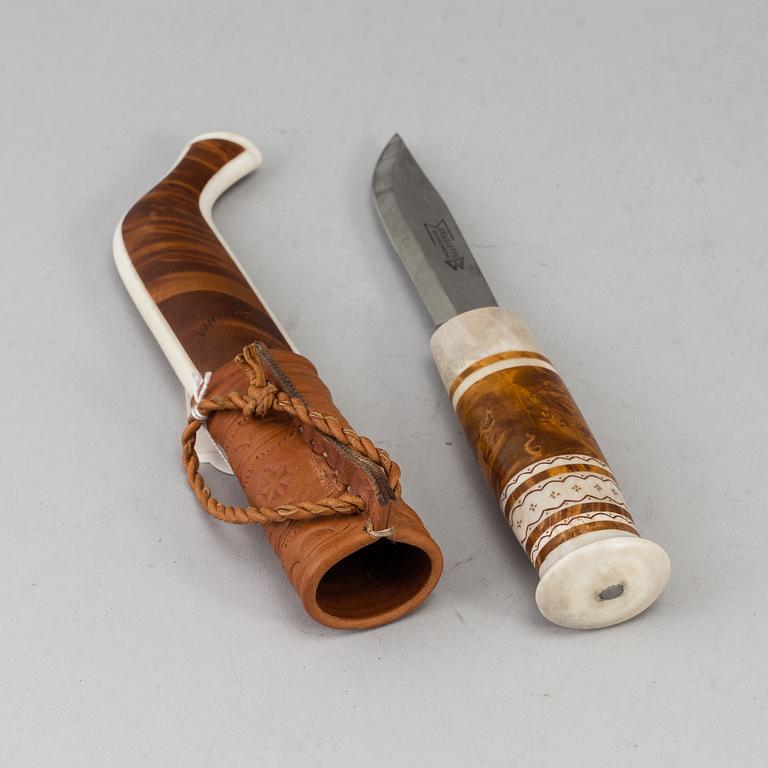 ANDERS SUNNA, a reindeer horn Sami knife, signed A Sunna.