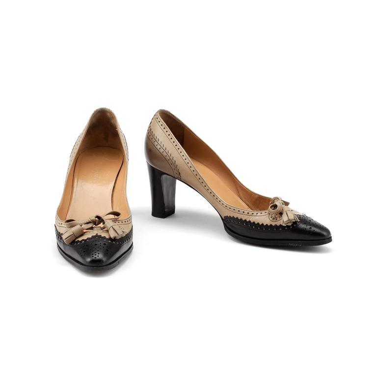 HERMÈS, a pair of pumps. Size 37.