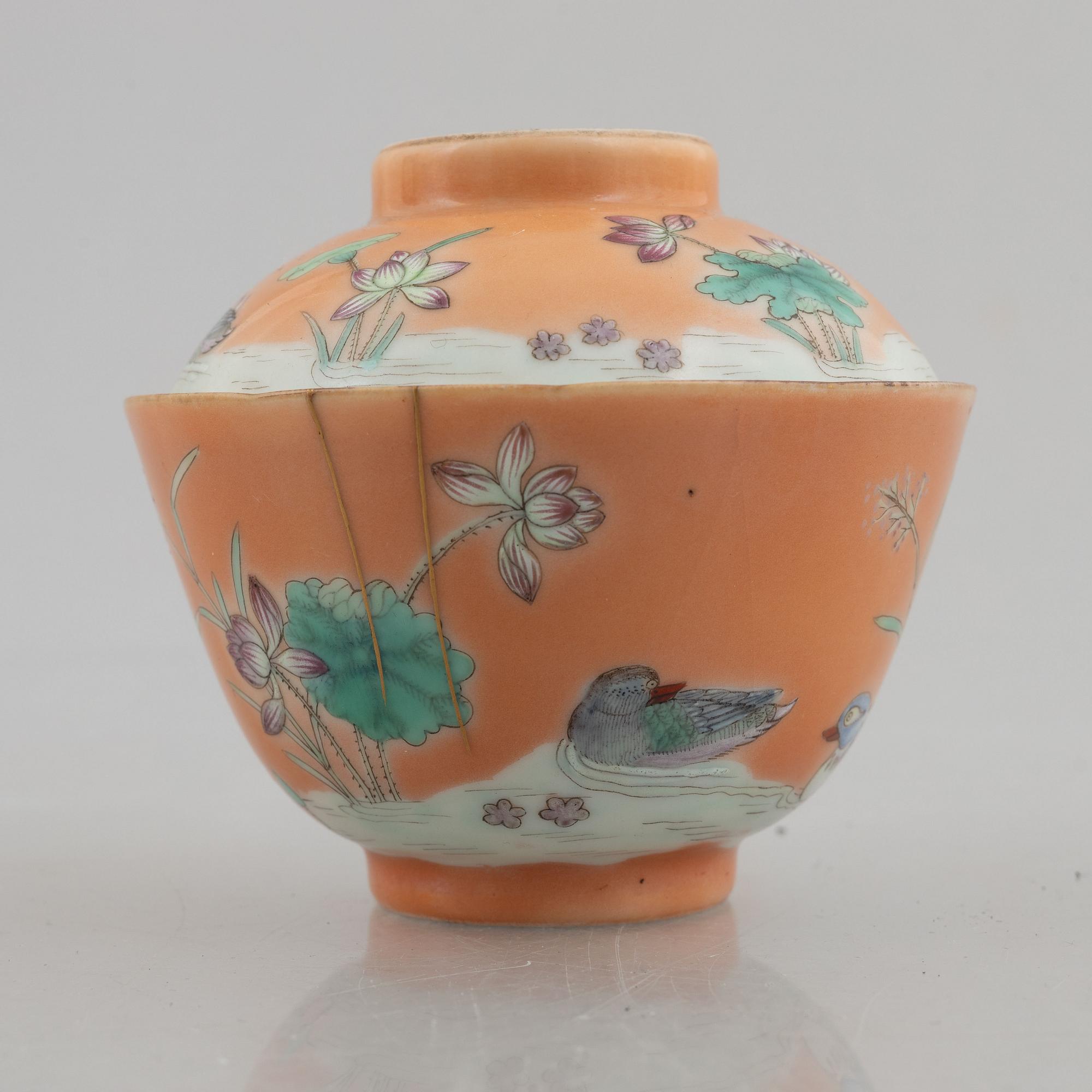 A 'mandarin duck' porcelain cup with cover, Qing dynasty, Daoguang seal mark.