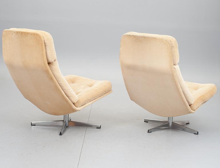 FÅTÖLJER, ett par, möjligen Dux, 1960/70-tal.