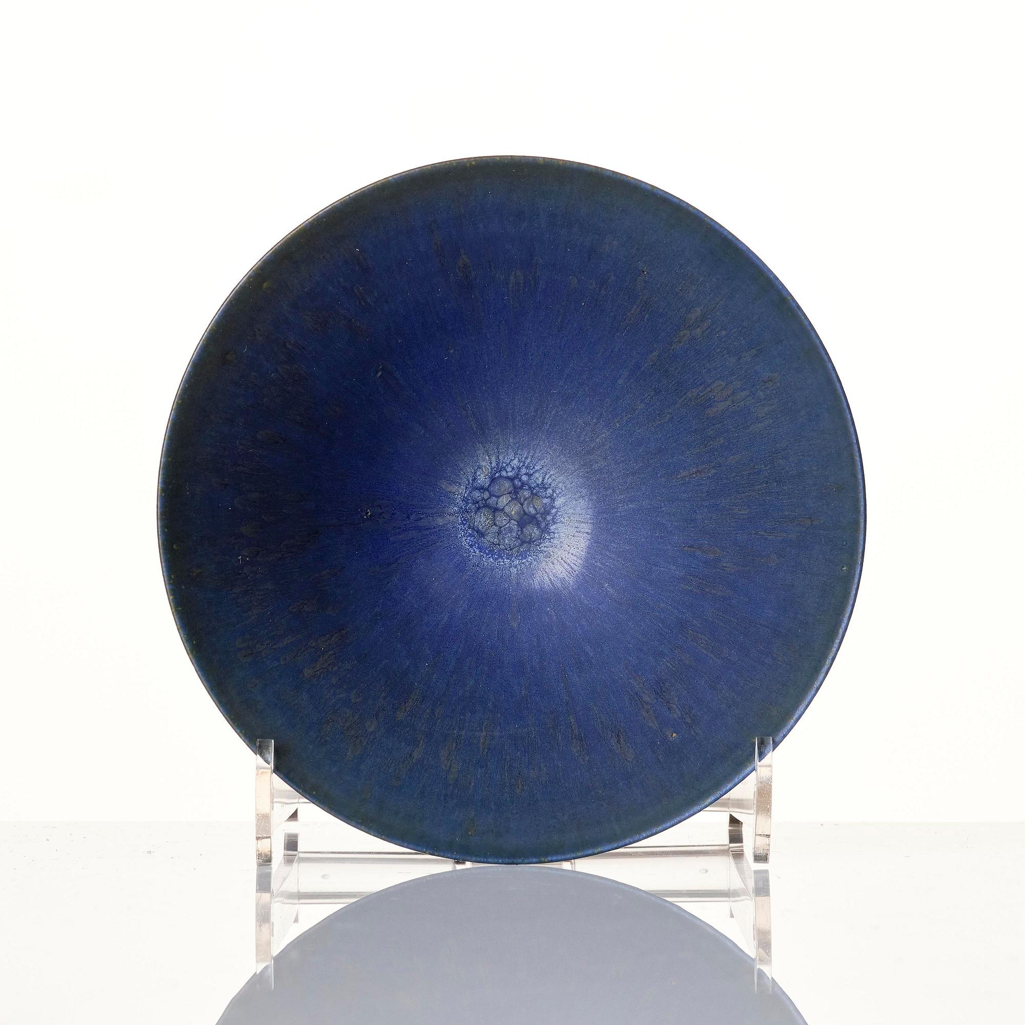 Berndt Friberg, a stoneware bowl and a vase, Gustavsberg Studio 1944-47 and 1957.