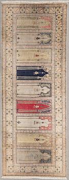 Matta, silke och bomull, ca 235 x88 cm.