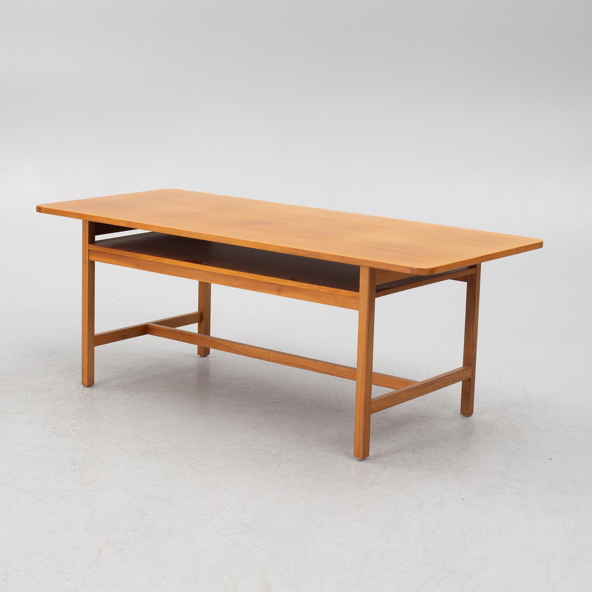 Josef Frank, soffbord, modell 2125, Firma Svenskt Tenn, 1960-tal.