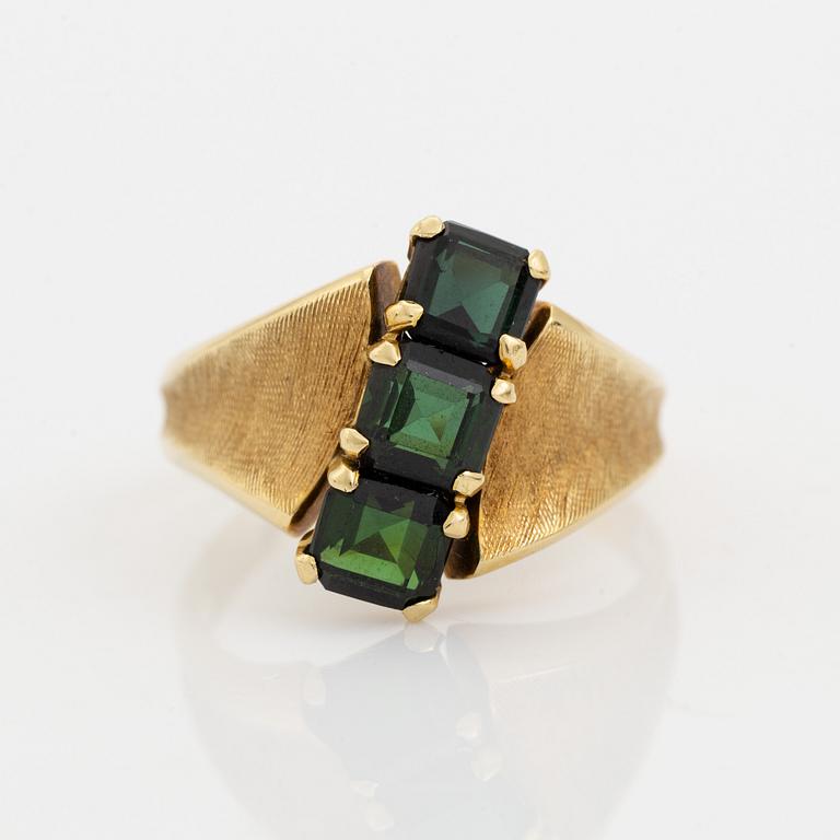 14K gold and green torumaline ring.