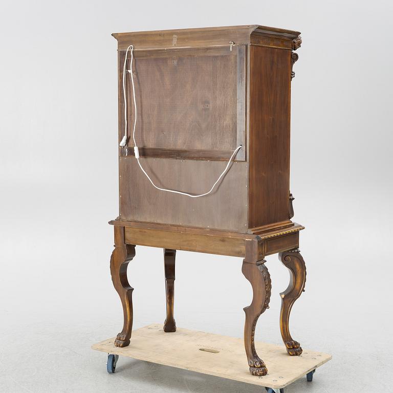 Barskåp, barockstil, 1900-talets första hälft.