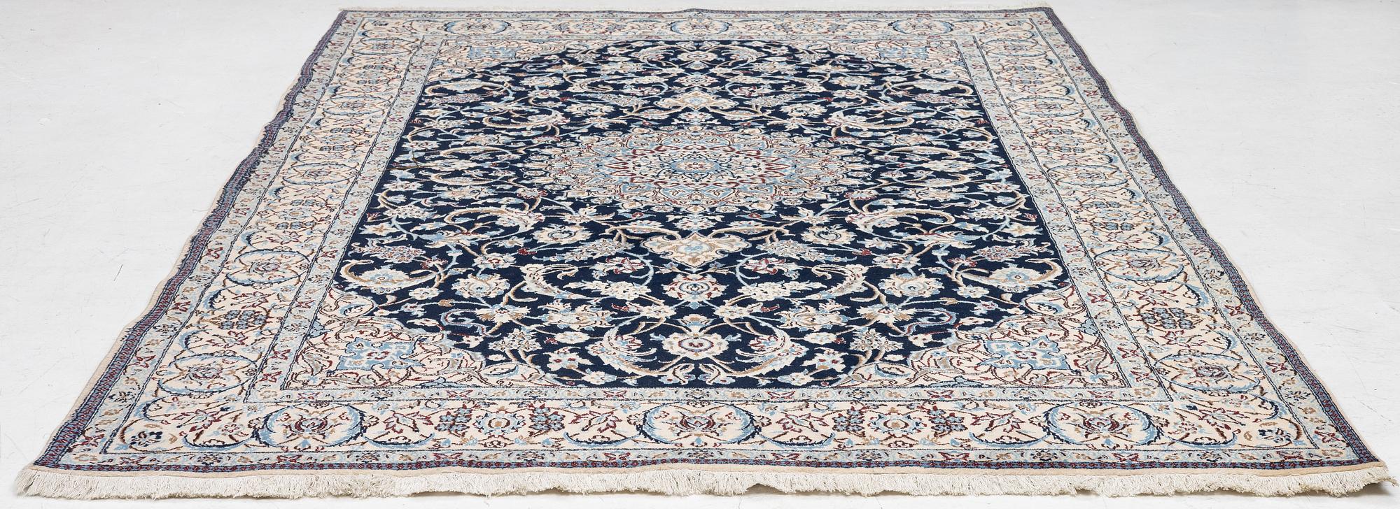 Rug, Nain, approx. 315 x 200 cm.
