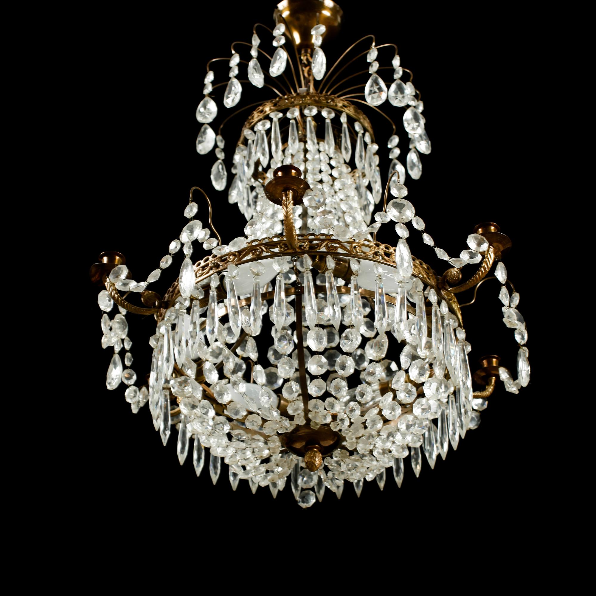 LJUSKRONA, empirestil, 1900-talets första hälft. Höjd 60 cm.
