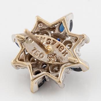 Earrings in 18K white gold with brilliant-cut diamonds and sapphires.