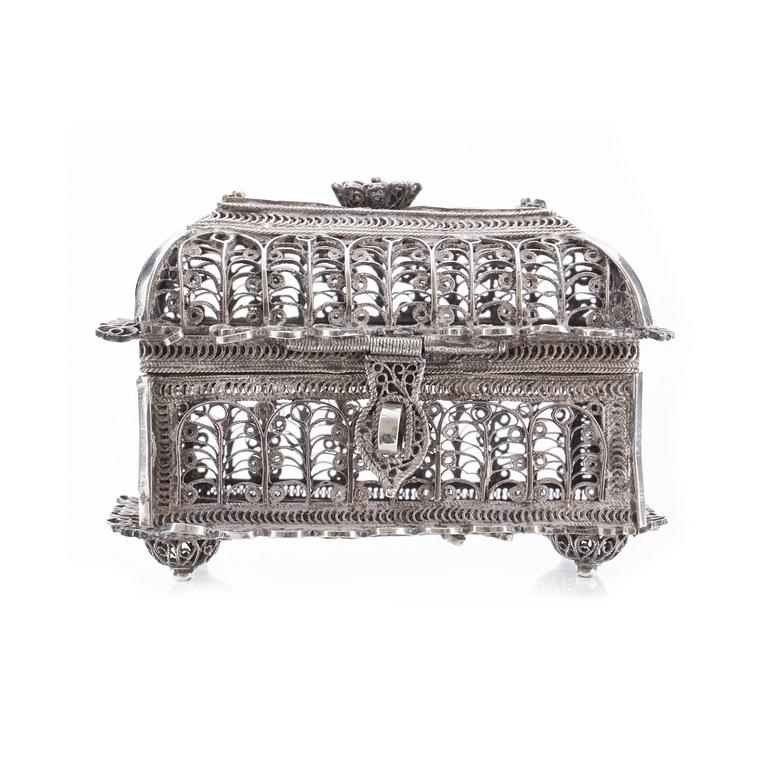 MINIATYRSKRIN, låghaltigt silver, Moskva, 1835. Vikt ca 150 gram.