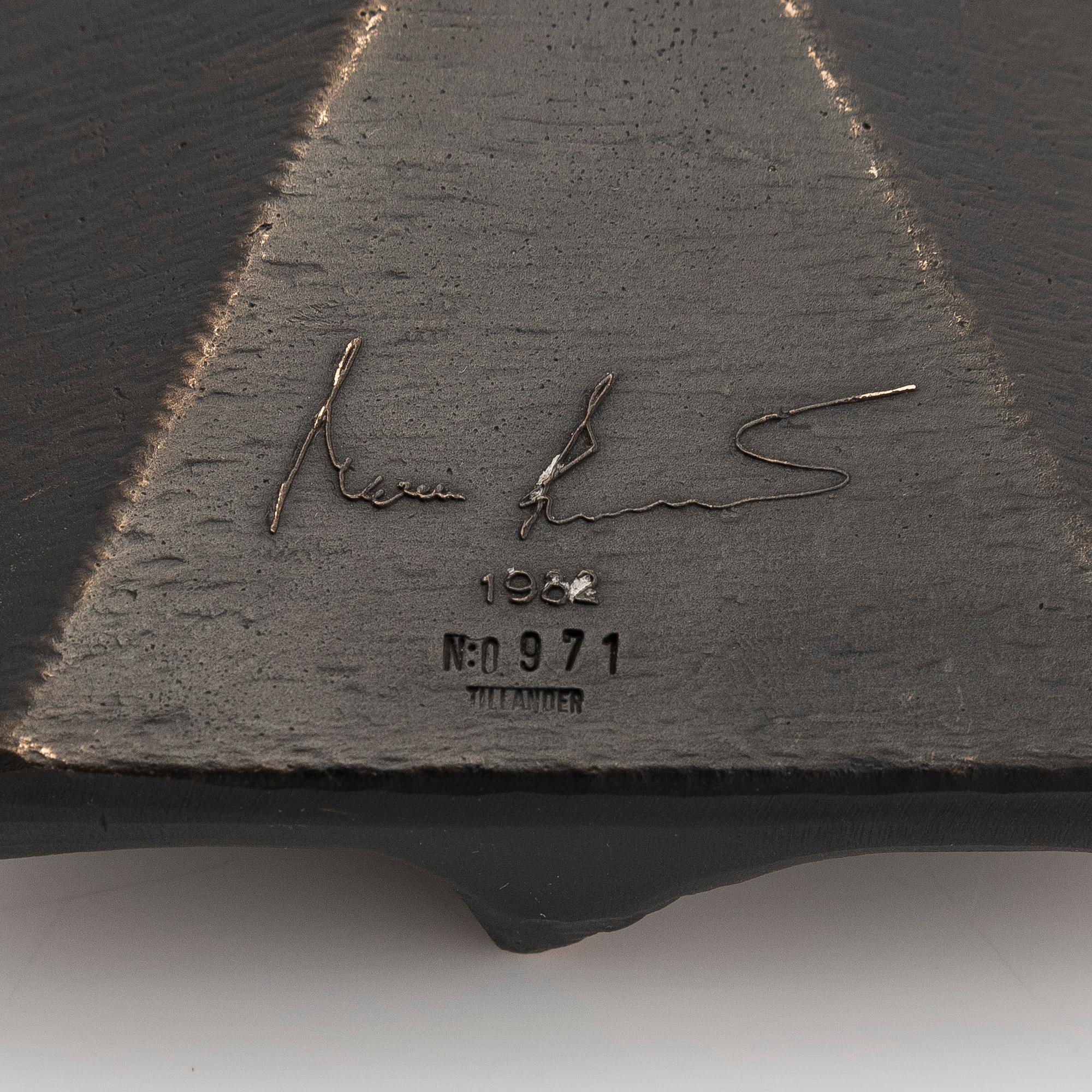 Kimmo Pyykkö, a set of two bronze reliefs.