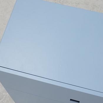 Håkan Johansson, bureau, "Peep B3", Zweed Furniture.