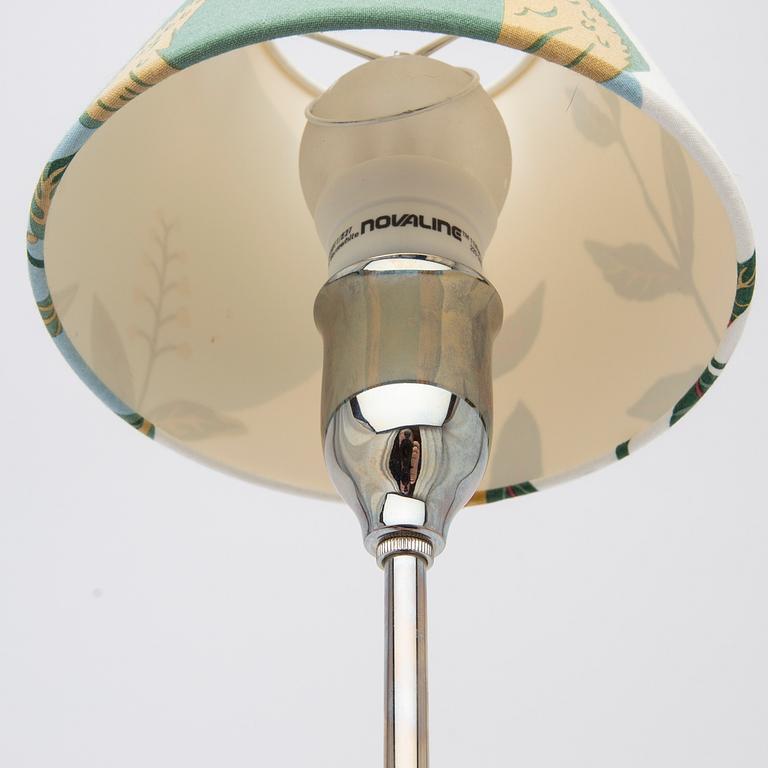 Josef Frank, bordslampa, modell 2552, Firma Svenskt Tenn.