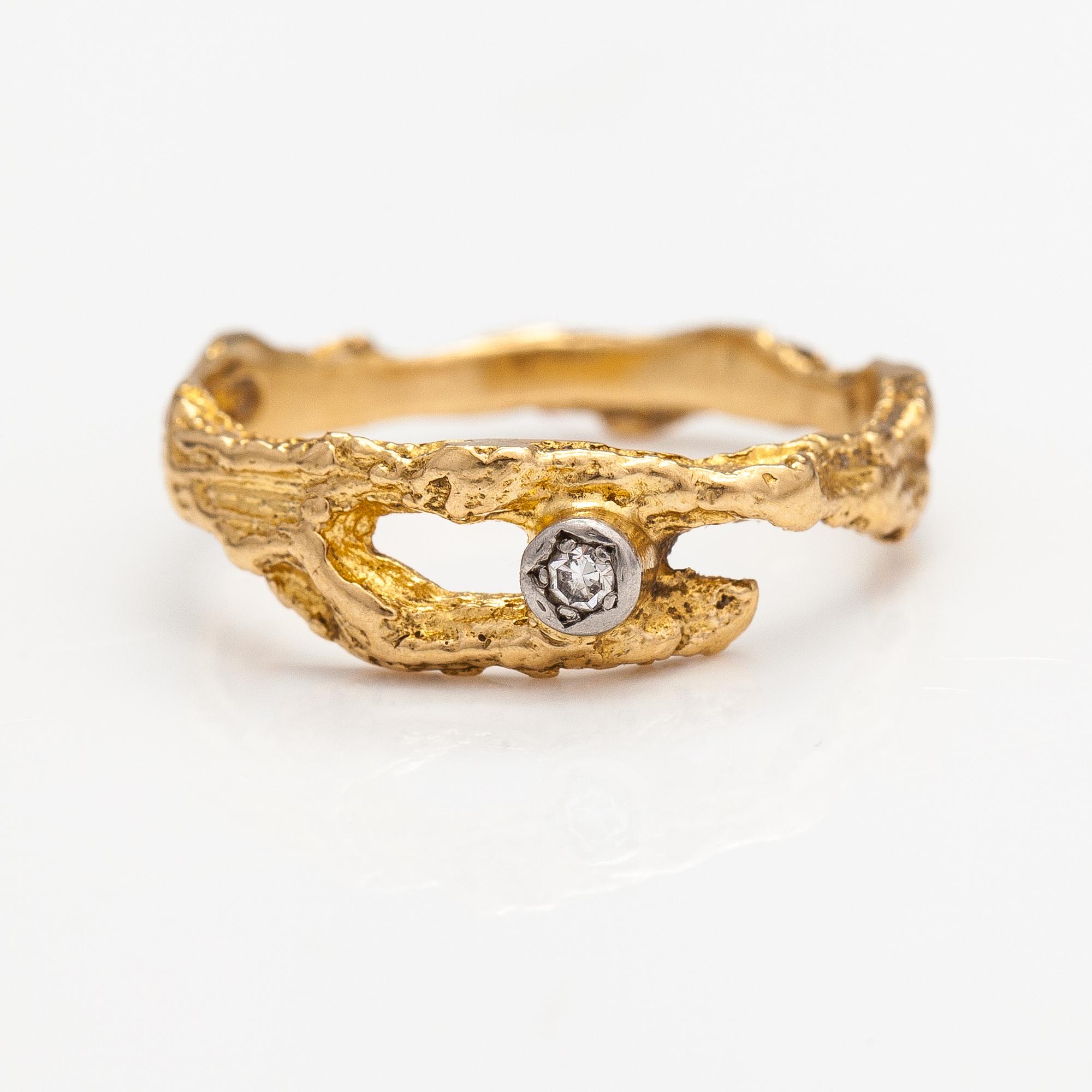 Lapponia gold ring top