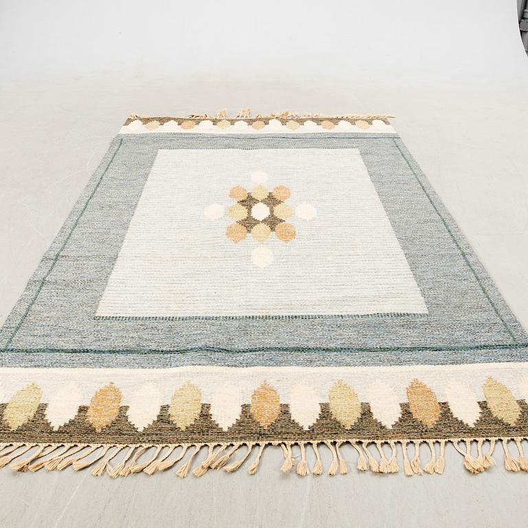 Ingegerd Silow, Rug, flat weave, signed, approximately 304x199 cm.