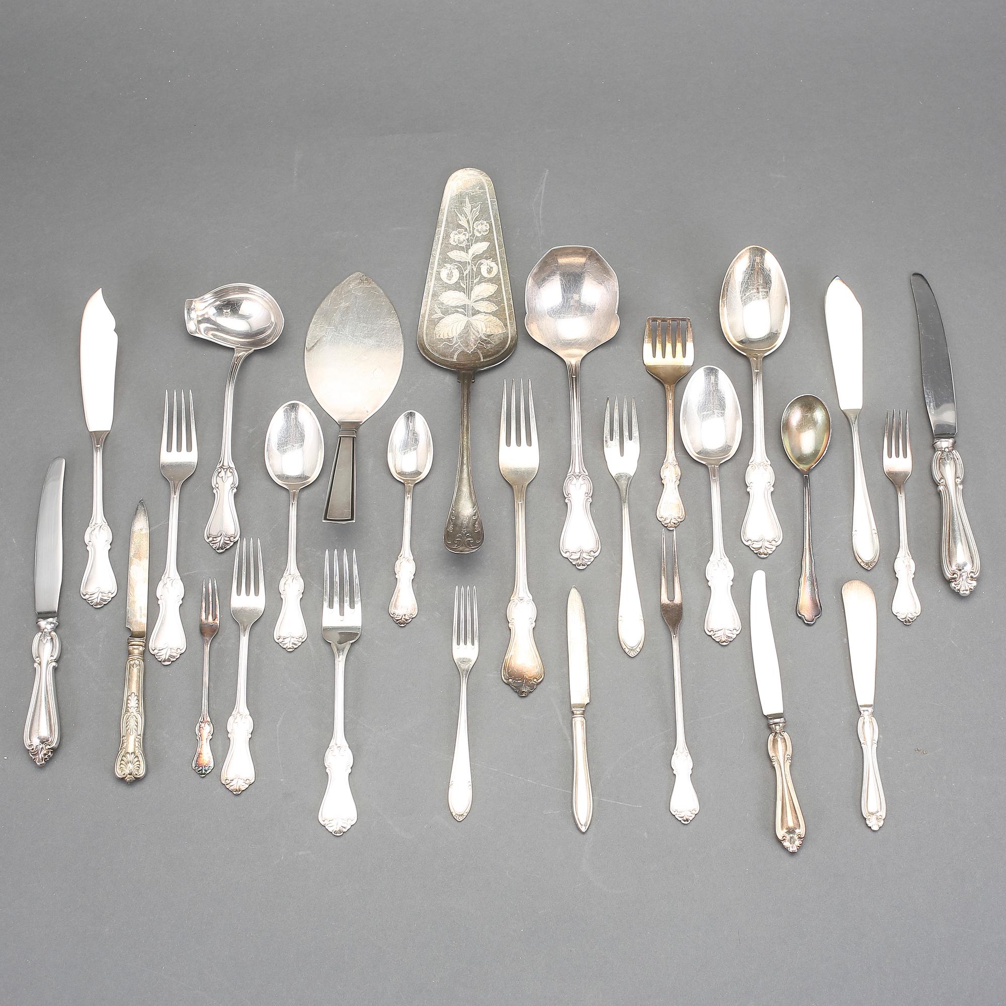 PARTI BESTICK, ca 200 delar. Nysilver.