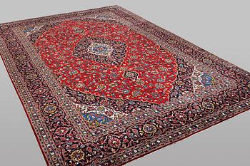 A carpet, Kashan, ca 497 x 298 cm.