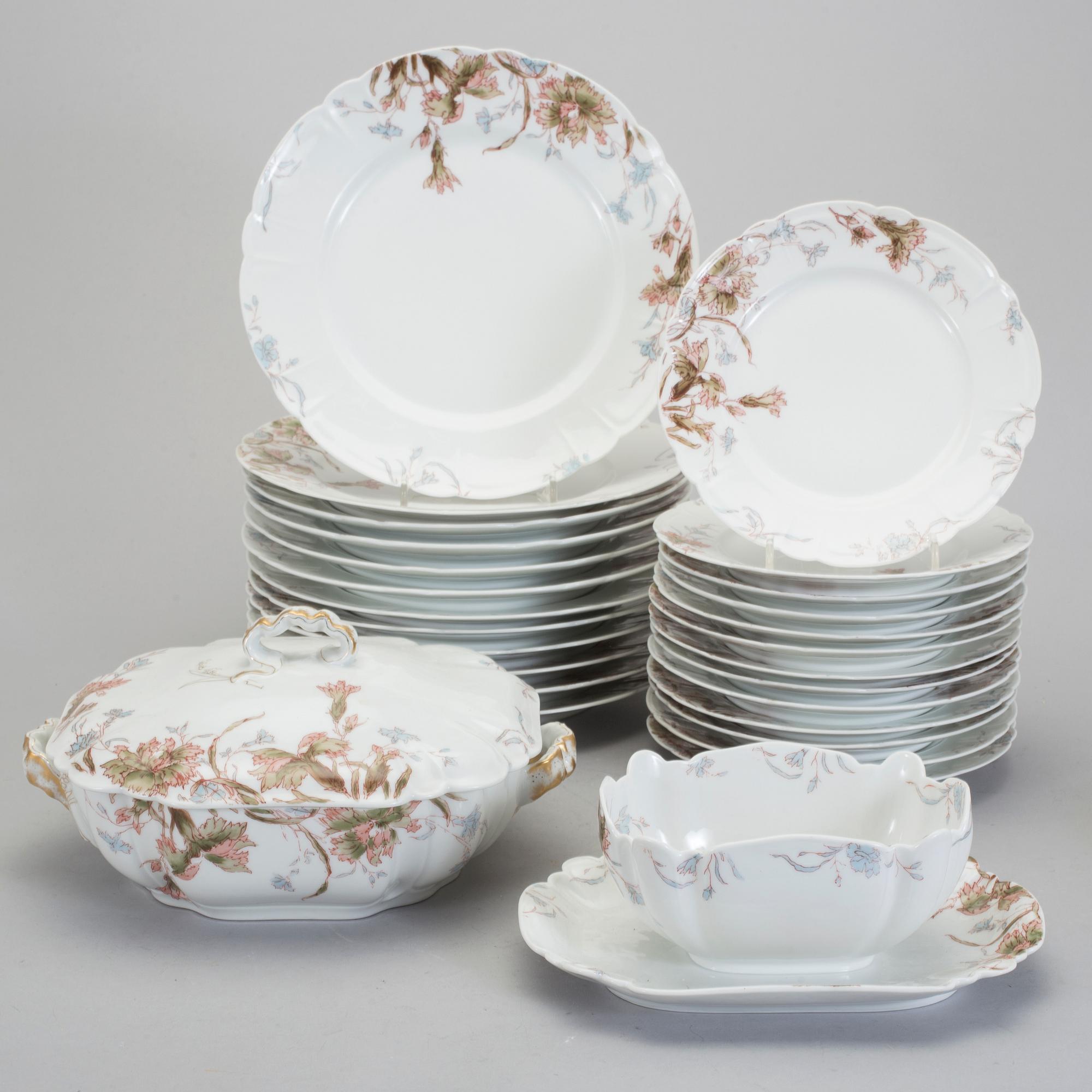 MATSERVIS, ca 80 delar, Limoges, Frankrike, 1900-tal.