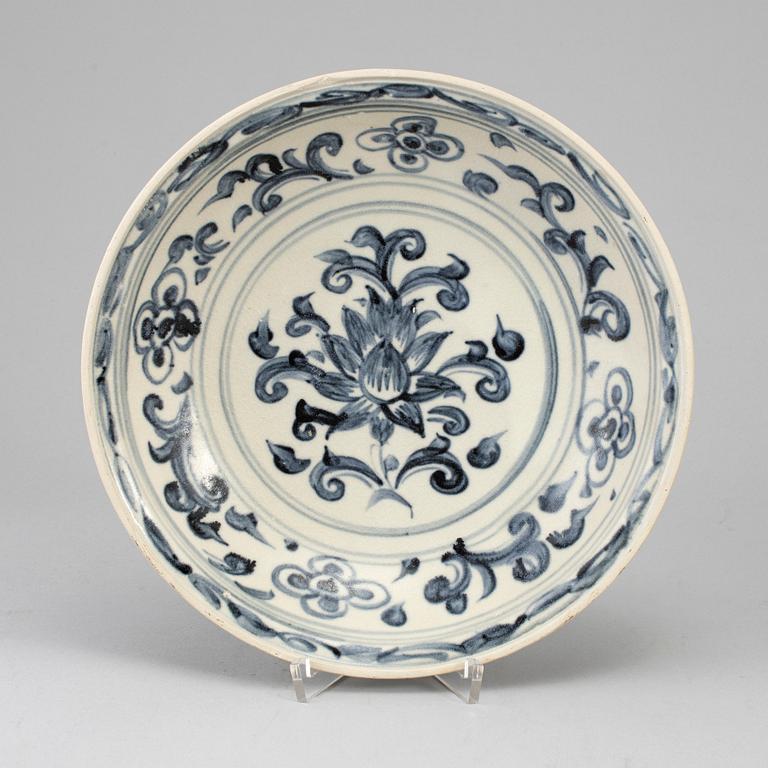 A blue and white South East Asian dish, 18th Century.