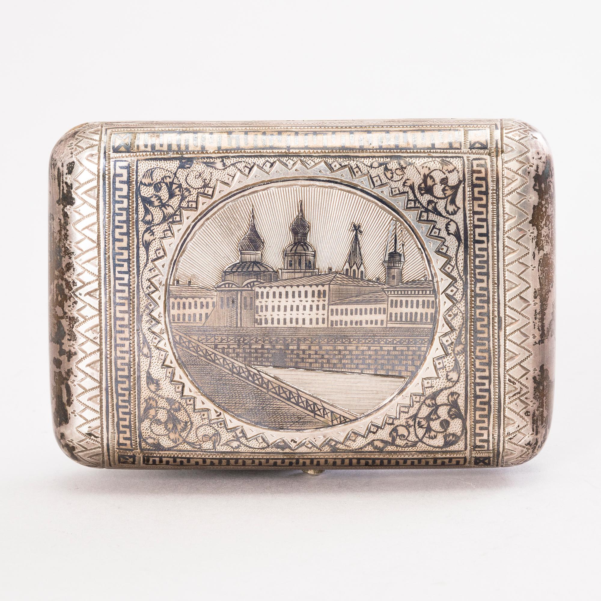 A Russian silver and niello cigarette case, assay master  Lev Fridrikhovitch Oleks, Moscow 1889.