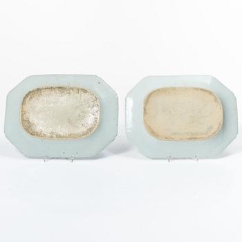 A group of five Chinese blue and white porcelain serving dishes, Qing dynasty, 18th century and around 1800.