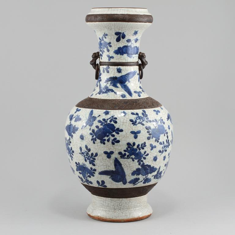 VAS, porslin, Kina, 1800/1900.