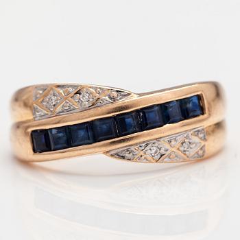 A 14K gold ring and earrings with sapphires and diamonds ca. 0.02 ct in total. Timanttiset, Helsinki 1999.