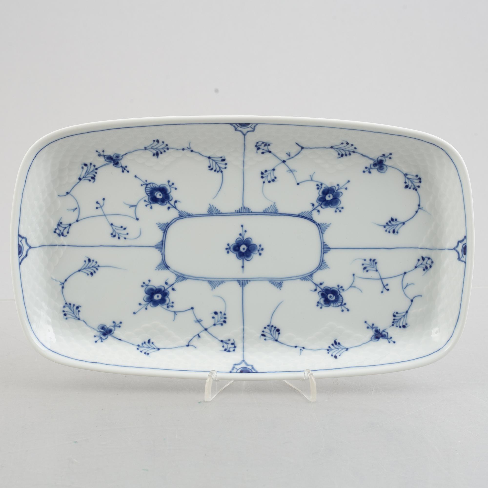 A set of thirty 'Musselmalet' and 'Sommerfugl' porcelain service pieces, Bing & Grøndahl, Denmark.