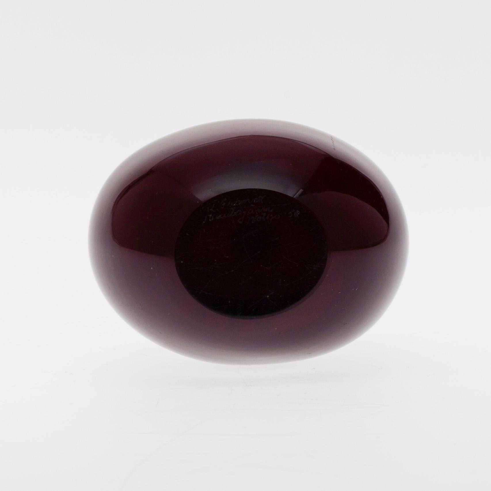 VAS, glas, modell 240, signerad K. Franck Nuutajärvi Notsjö -58.