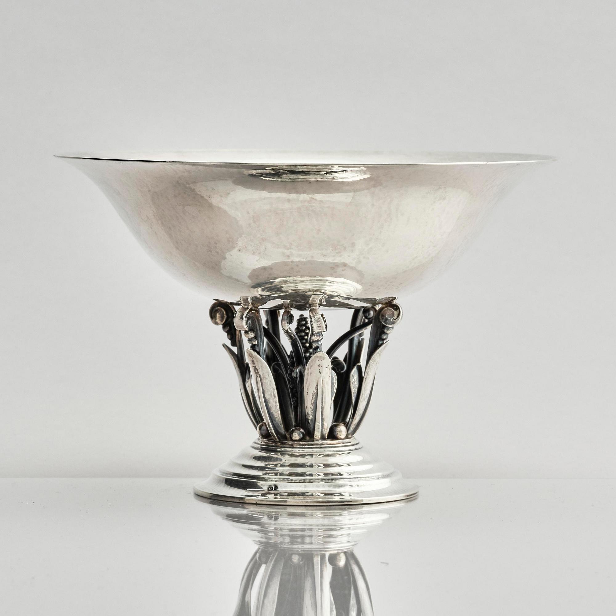 Georg Jensen, skål, sterling silver, modell nr 242, design Johan Rohde, Köpenhamn 1925-32.