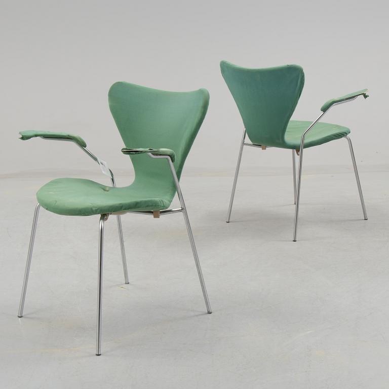 ARNE JACOBSEN, karmstolar, 6 st, "Sjuan" för Fritz Hansen, Danmark, 1970.