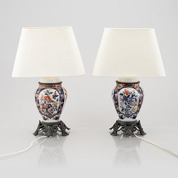 A pair of imari porcelain table lamps, CHina/Japan, around 1900.