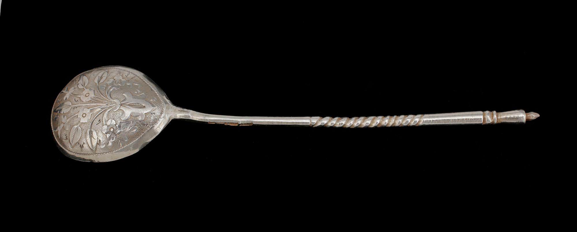 SKEDAR, 12 st, silver, Moskva, Ryssland 1881. Ca 152g.