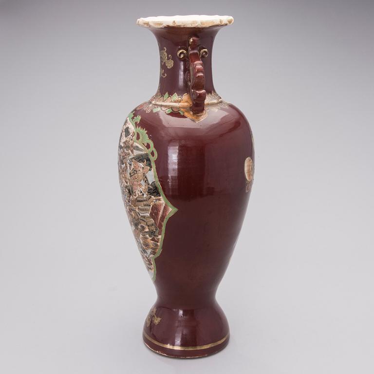 An early 20th century Japanese "Satsuma" floor vase.