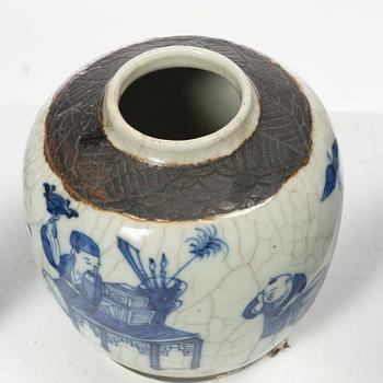 Bojaner, porslin, tre stycken, Kina, 1800/1900-tal.