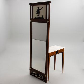 MIRROR AND A CONSOLE TABLE, Russia early 19th century.