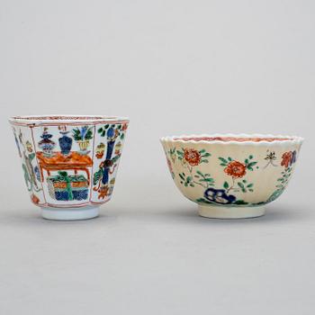 KOPPAR, 2 st, porslin, Kina, 1700-tal.
