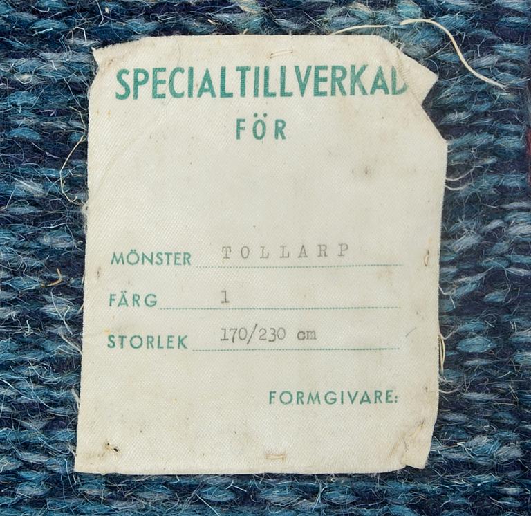 A CARPET,  flat weave, signed IS (Ingegerd Silow), around 230x166 cm.