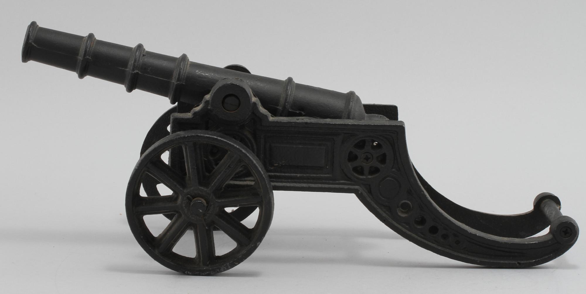 BORDSKANON, gjutjärn, 1900-talets andra del.