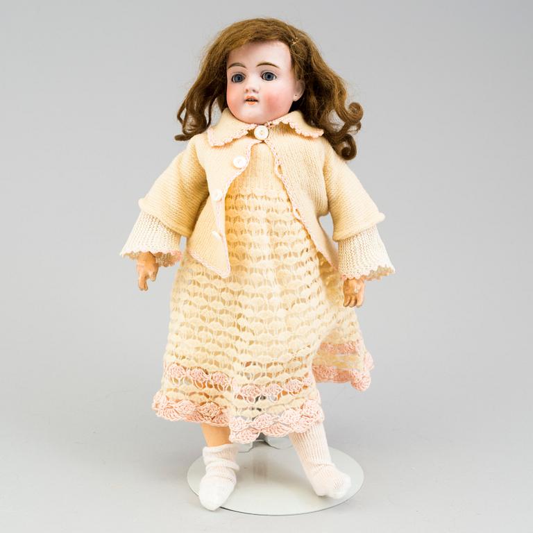 a Kley & Hahn "Walküre" porcelain doll from the early 20th century.