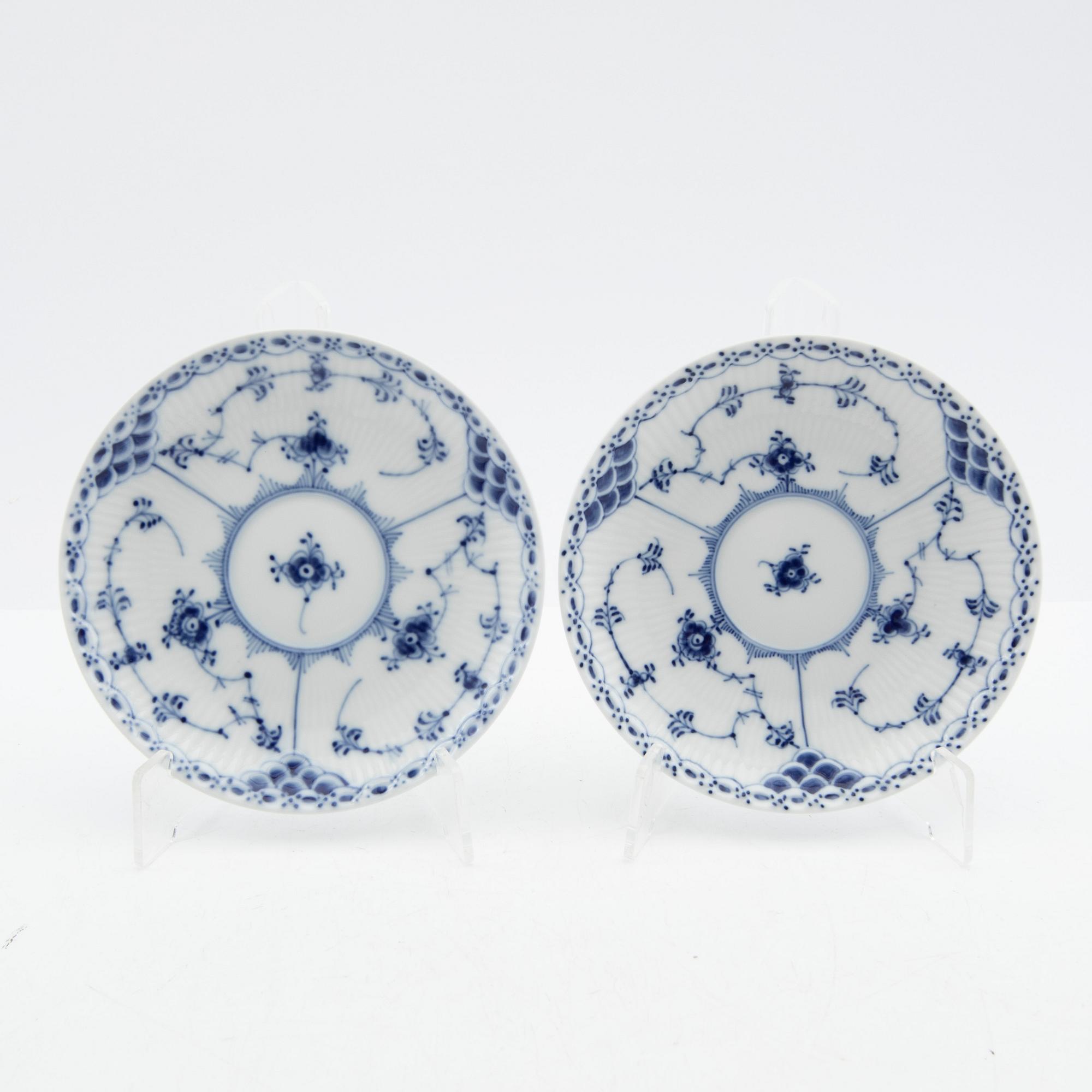 Royal Copenhagen, tea cups with saucers, a pair, porcelain, "Musselmalet", Denmark.