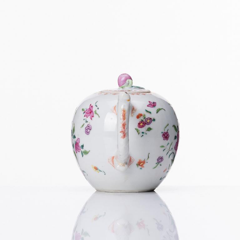 A famille rose teapot, Qing dynasty, Qianlong (1736-95).