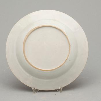TALLRIKAR, 2+1, porslin, Qianlong, Kina 1700-tal.