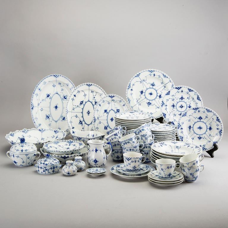 SERVIS ca 71 dlr, "Musselmalet helblonde", Royal Copenhagen Danmark 1900-talets andra hälft porslin.