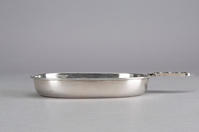 W.A. BOLIN, kovsh / plate, silver, Stockholm 1941, 203g.