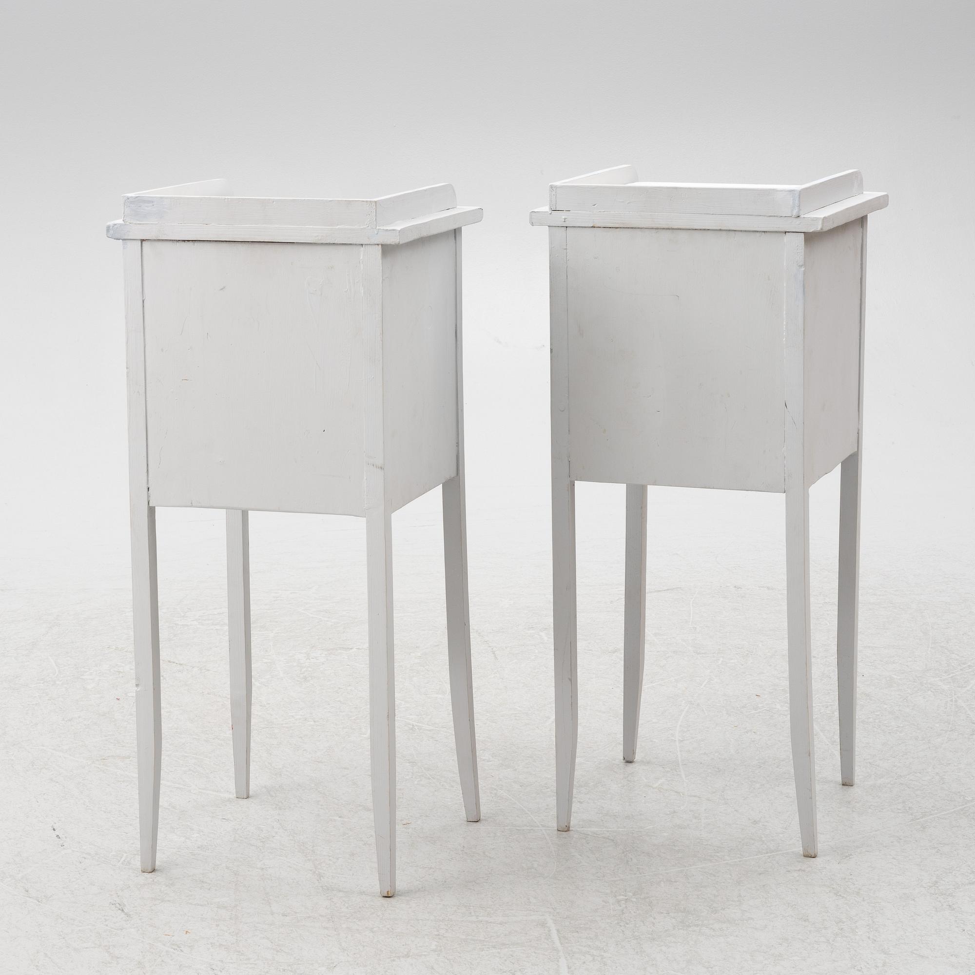 Pottskåp/Sängbord, ett par, 1900-tal.