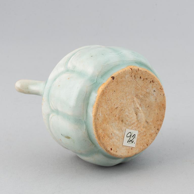 A pale celadon glazed ewer, Song/Yuan dyansty.