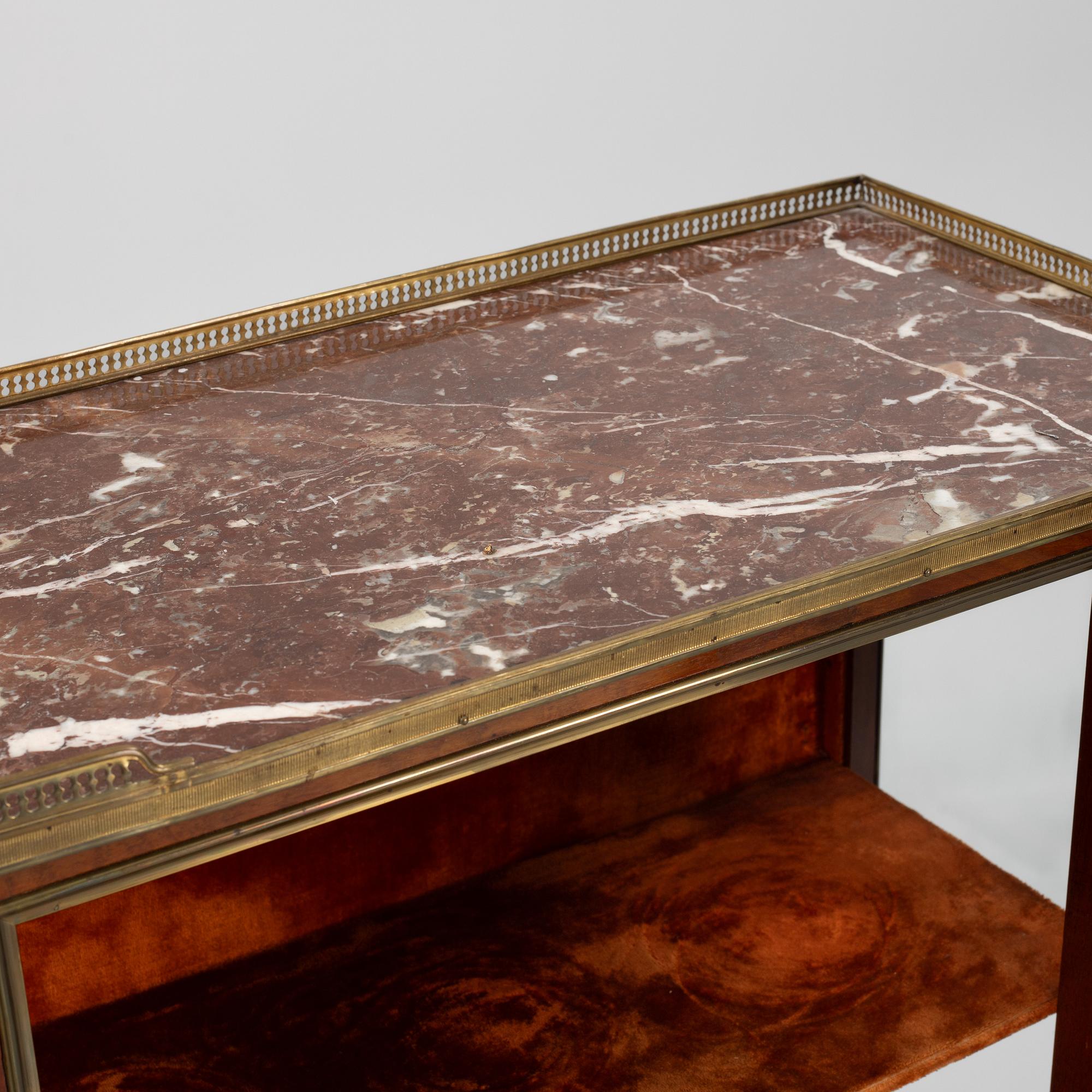 A Louis XVI style display cabinet, first part of the 20th Century.